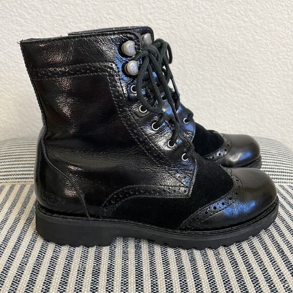 UGG Little Girls Black Patent Leather and Suede Chadwick Lace-Up Wingtip Boots - Picture 3 of 13